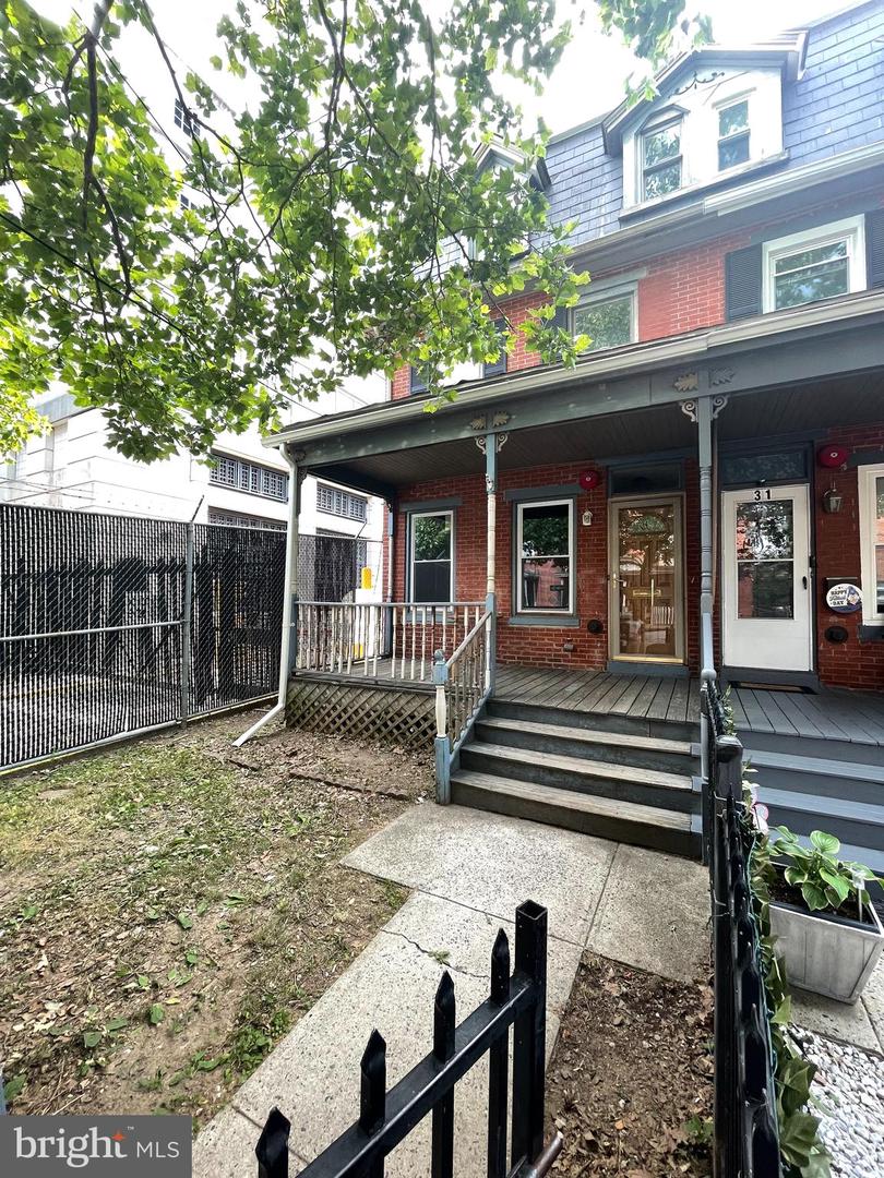 29 Carroll St Property Photo 3