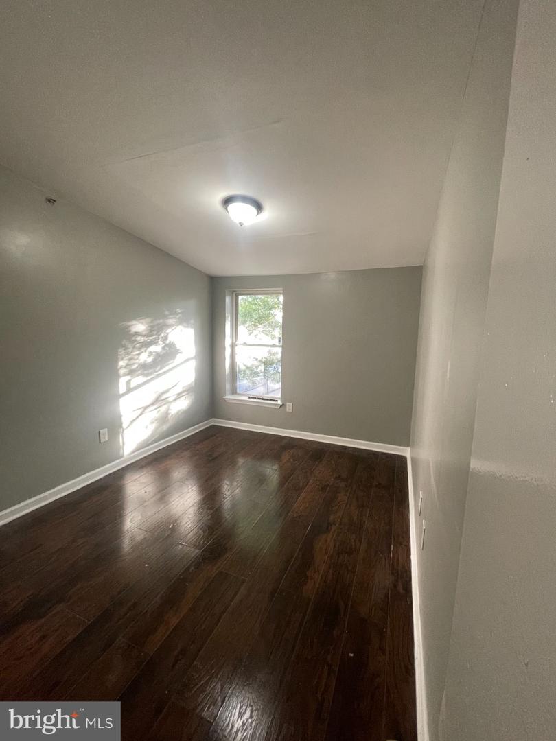 29 Carroll St Property Photo 13