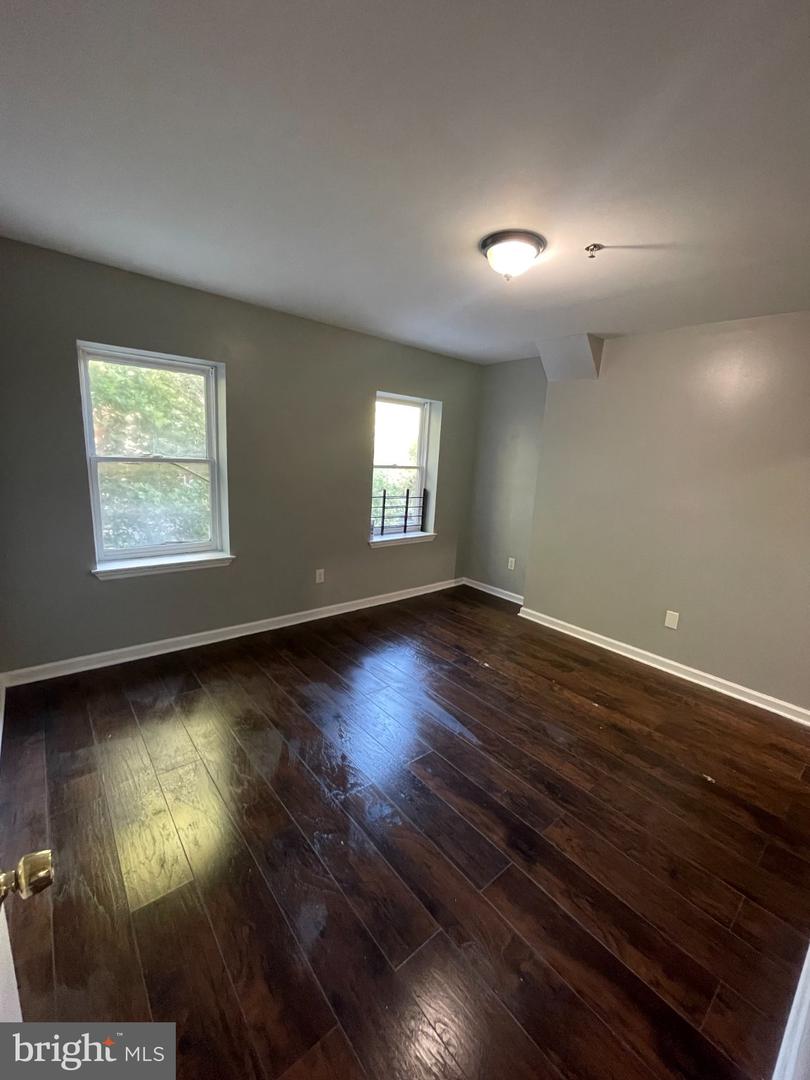 29 Carroll St Property Photo 16