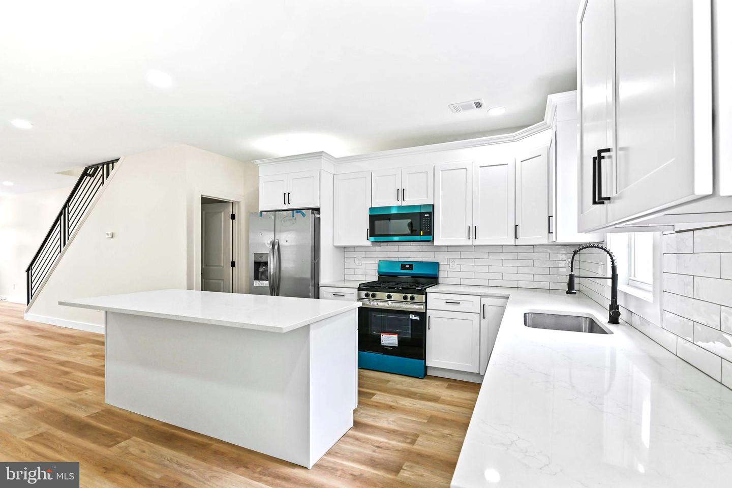 515 Genesee St Property Photo 12