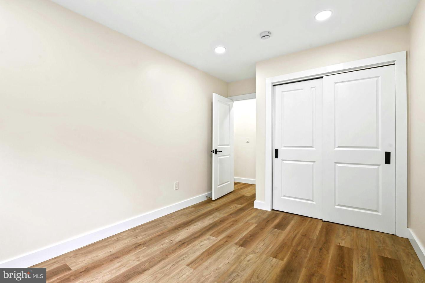 515 Genesee St Property Photo 18