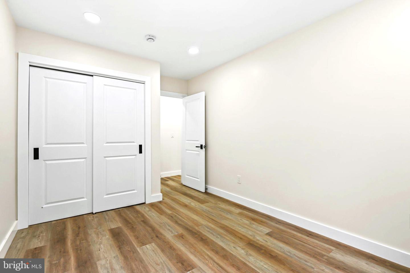 515 Genesee St Property Photo 20