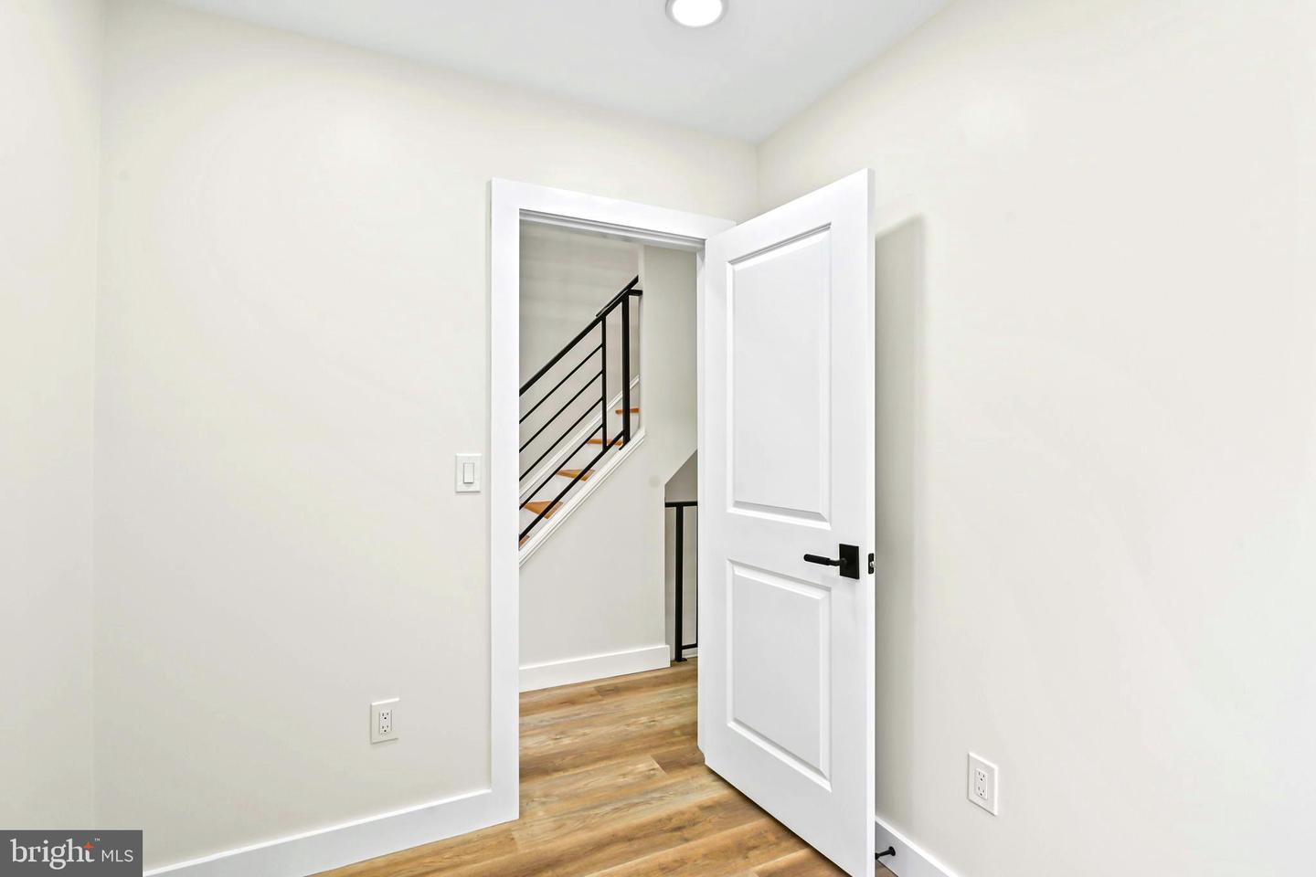 515 Genesee St Property Photo 25