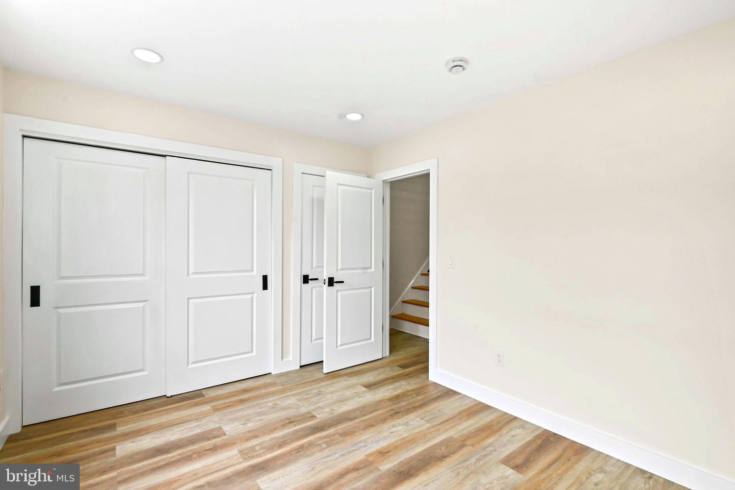 515 Genesee St Property Photo 27