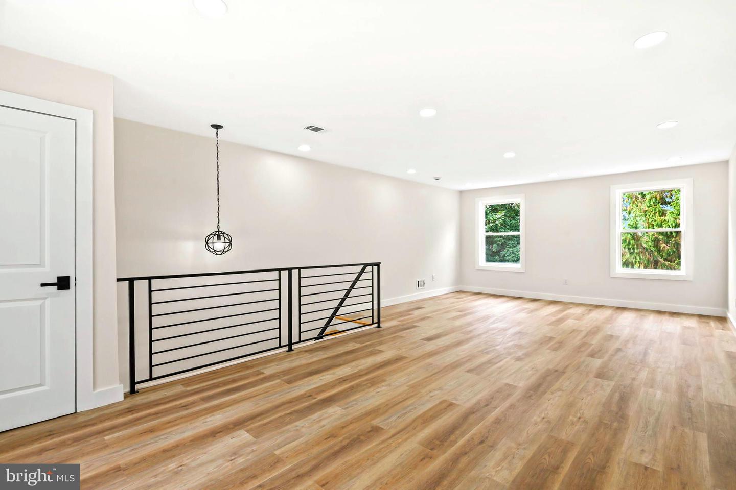 515 Genesee St Property Photo 31