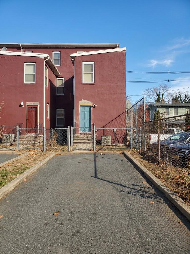 89 Bellevue Ave Property Photo 3