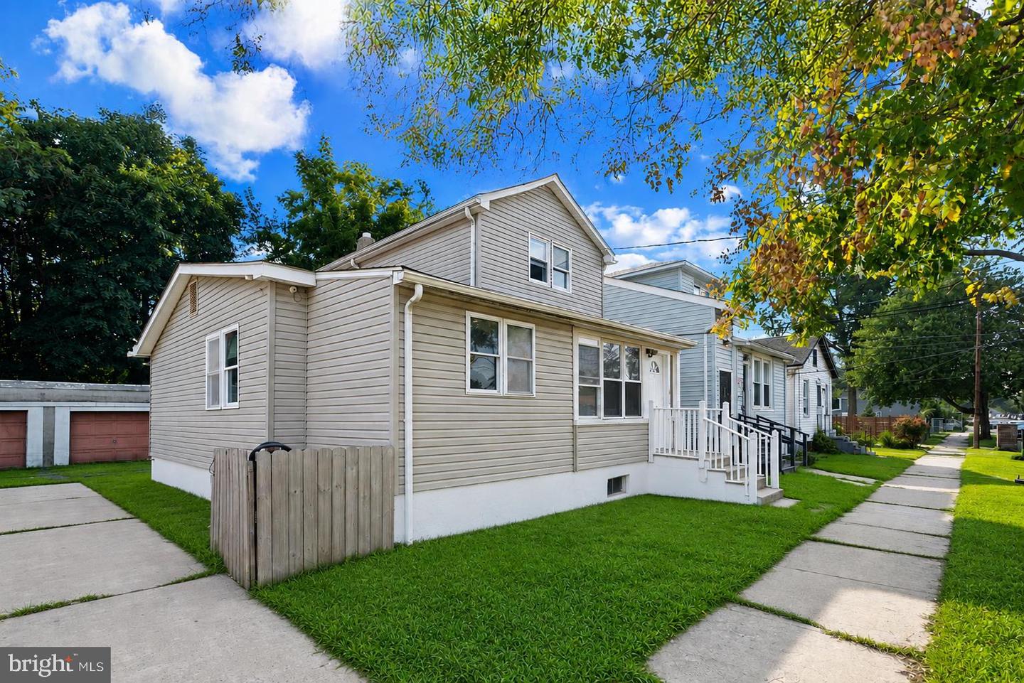 229 Parkinson Property Photo 4