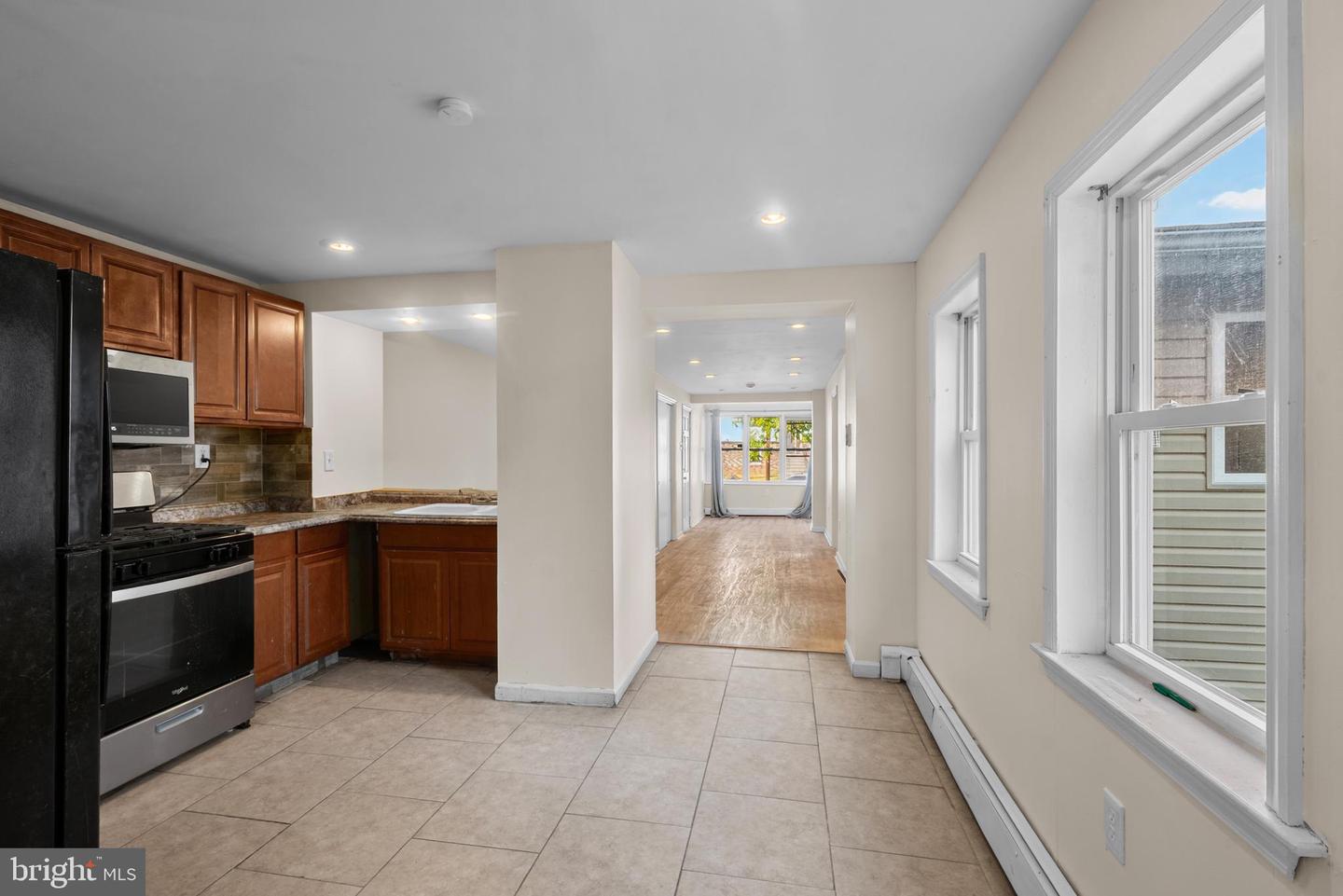229 Parkinson Property Photo 10