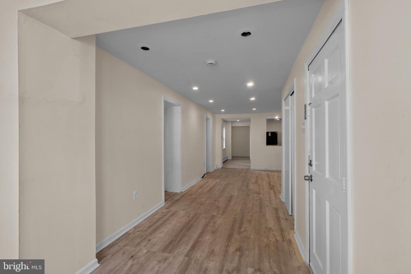 229 Parkinson Property Photo 17