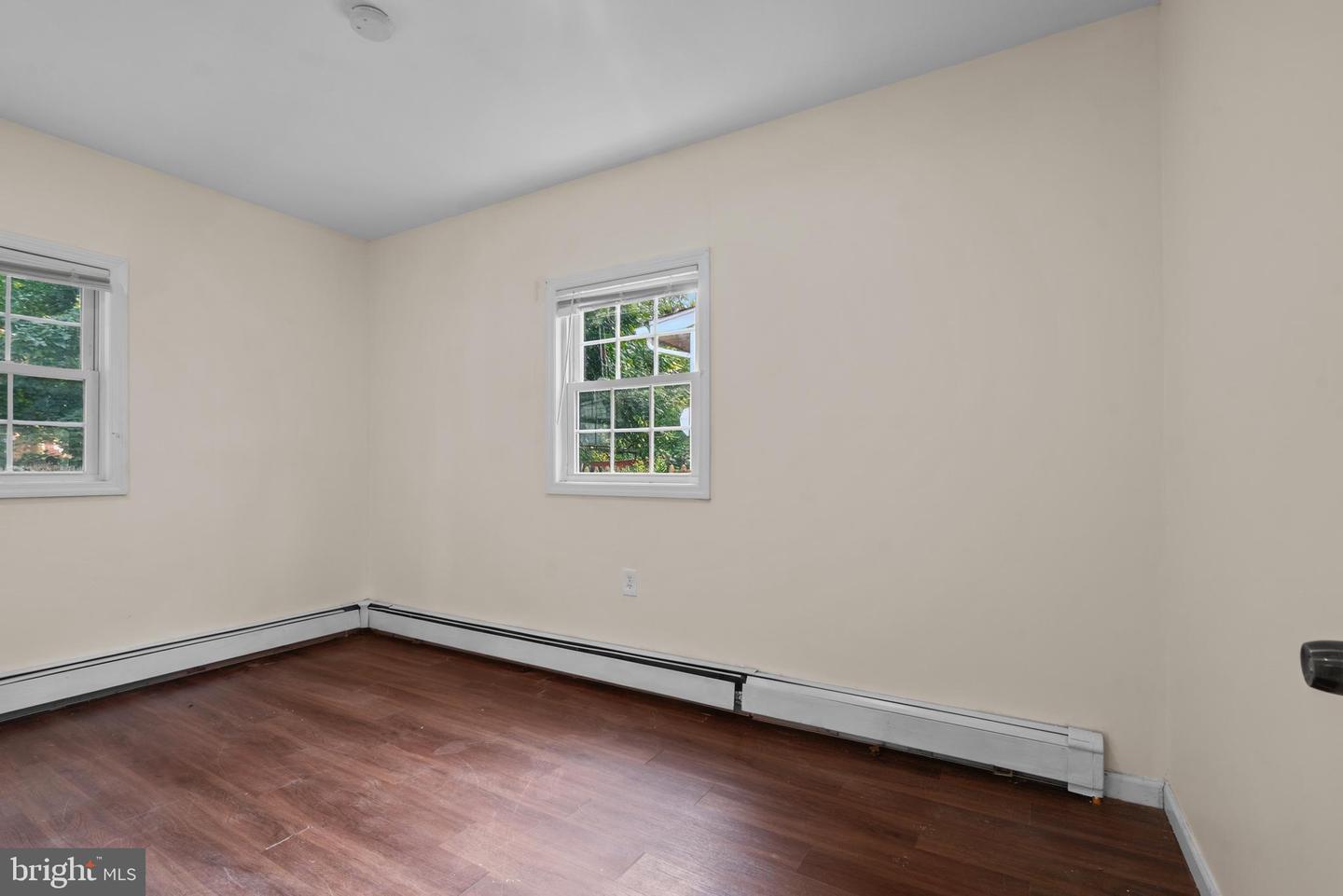 229 Parkinson Property Photo 19