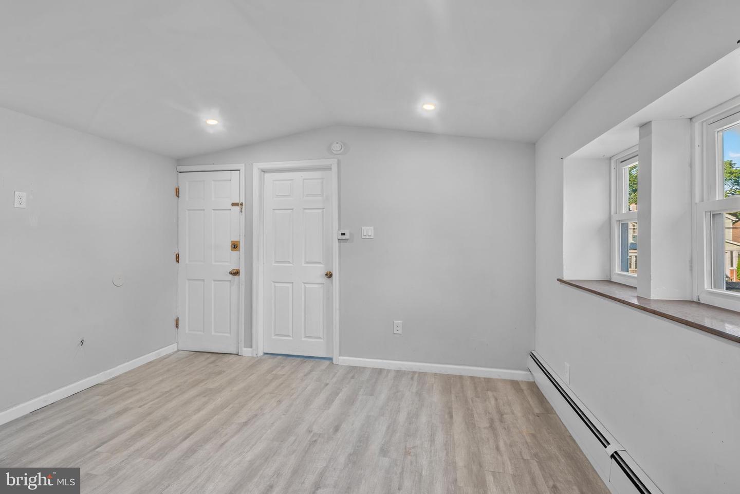 229 Parkinson Property Photo 28