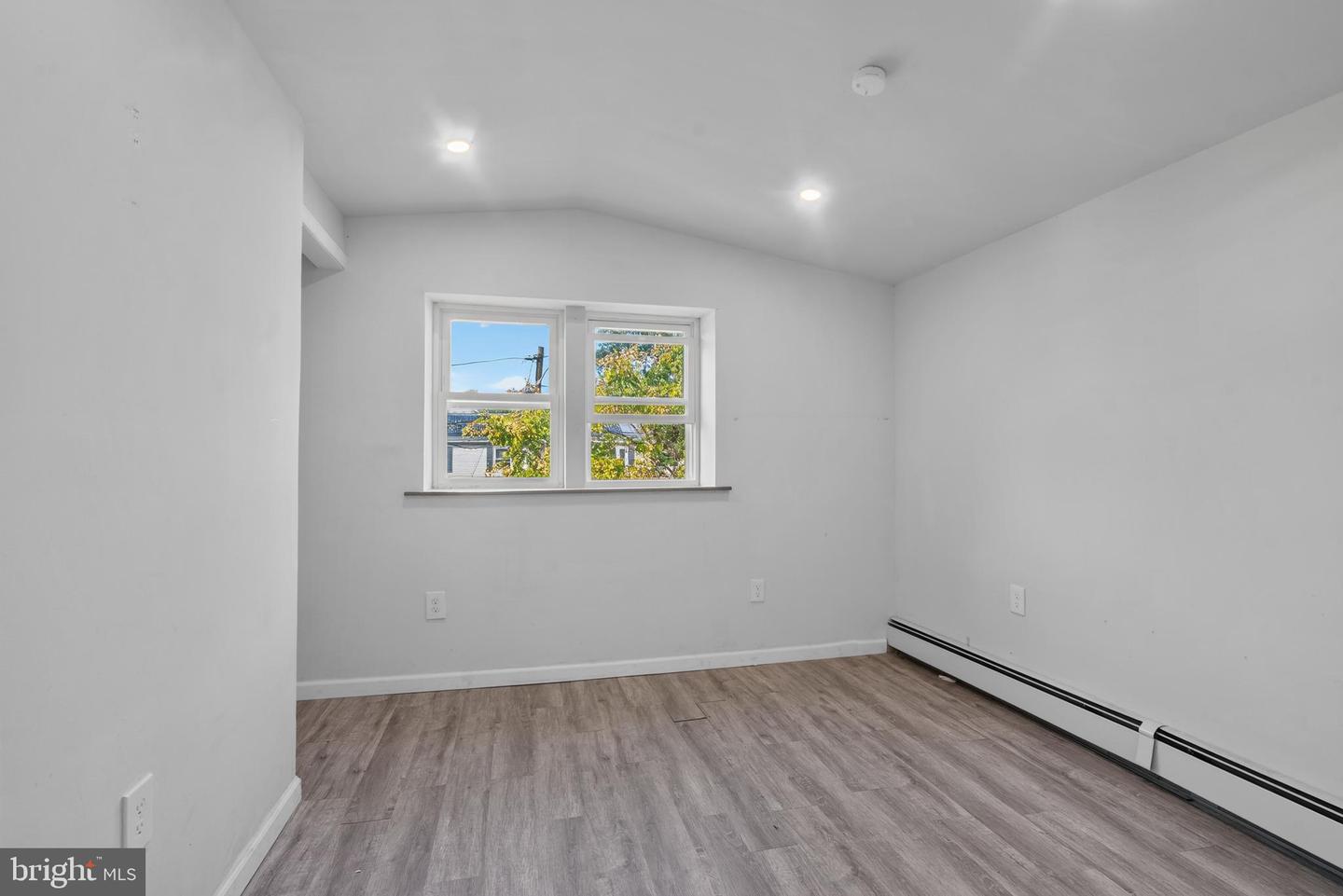 229 Parkinson Property Photo 31