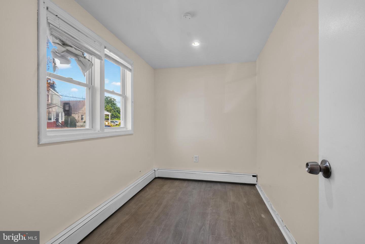 229 Parkinson Property Photo 32