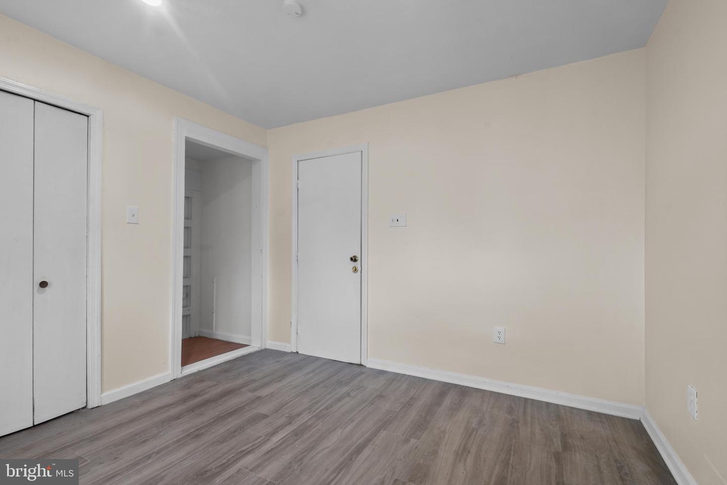 229 Parkinson Property Photo 34