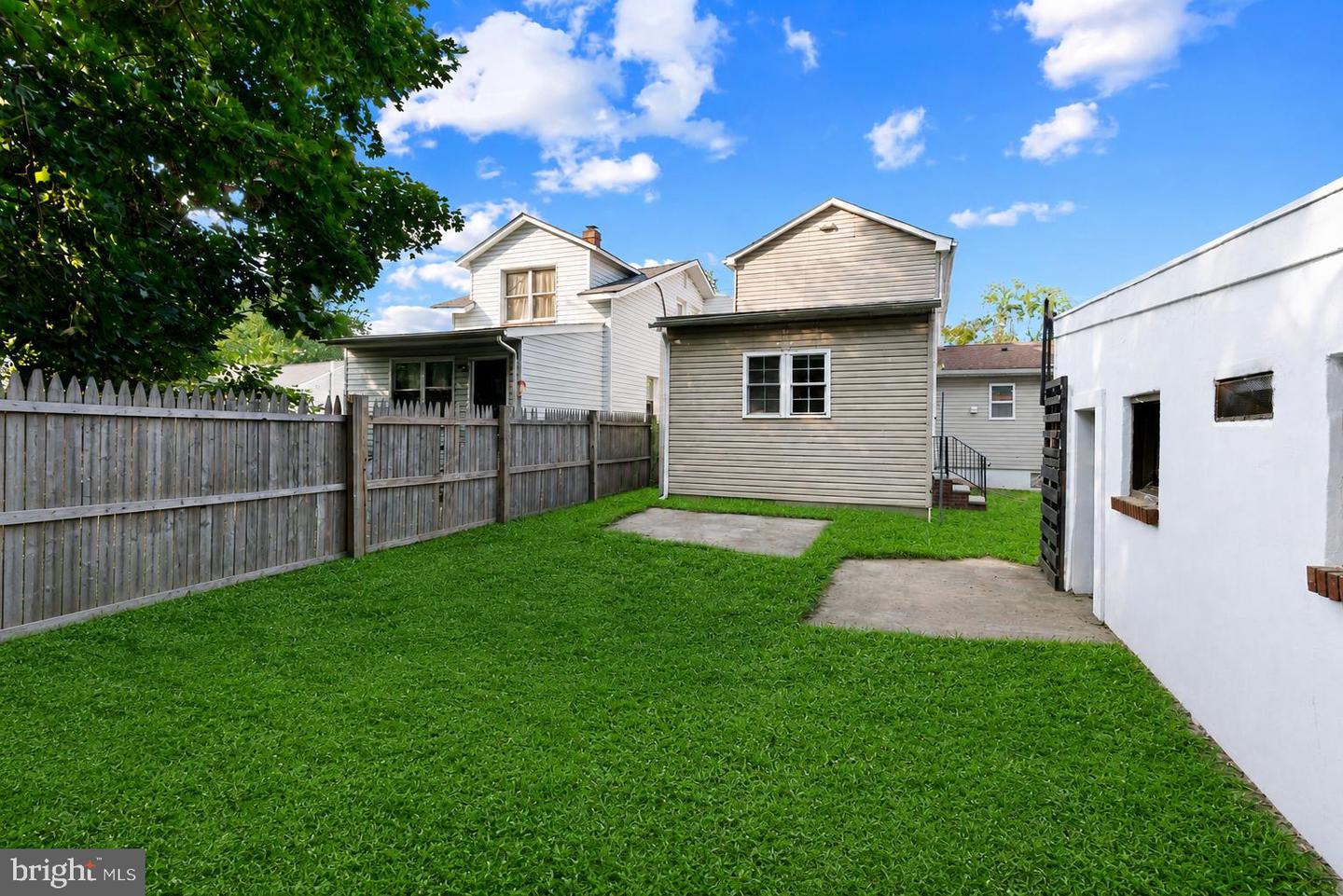 229 Parkinson Property Photo 38