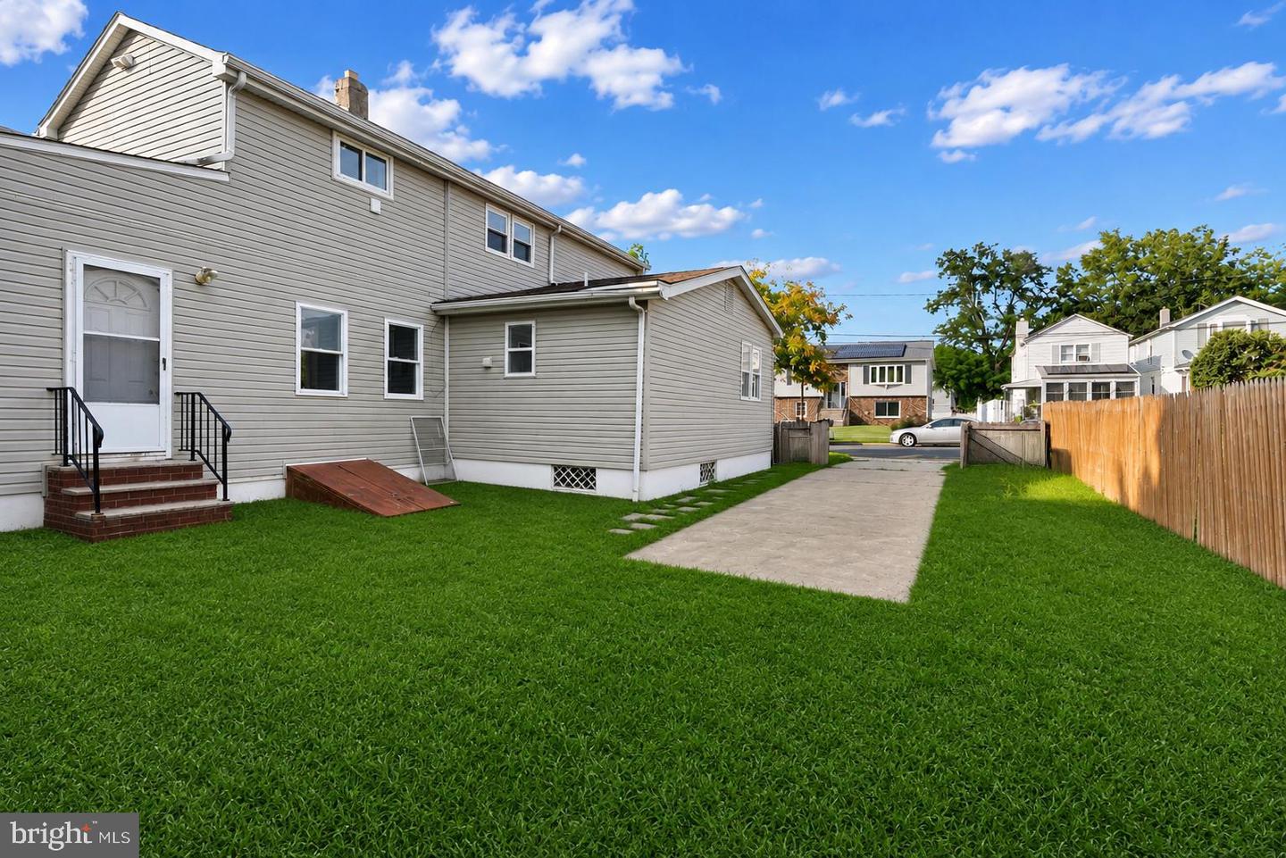 229 Parkinson Property Photo 39