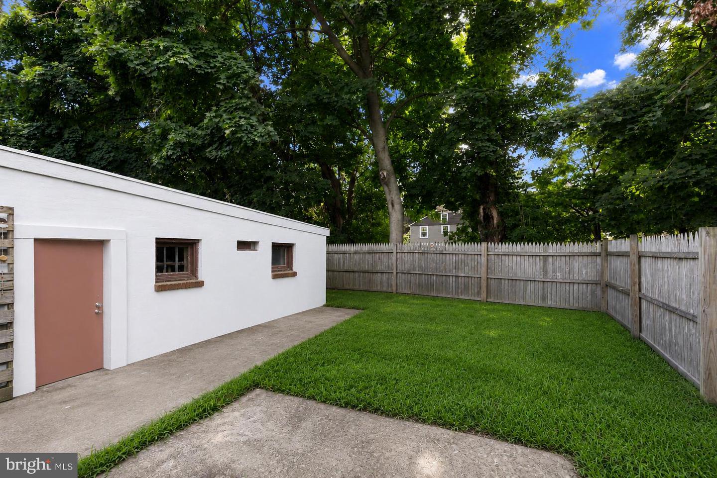229 Parkinson Property Photo 43