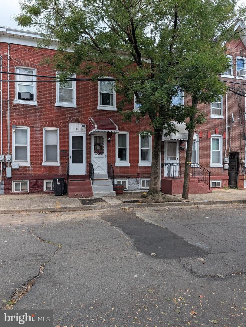 8 Jersey St Property Photo 1