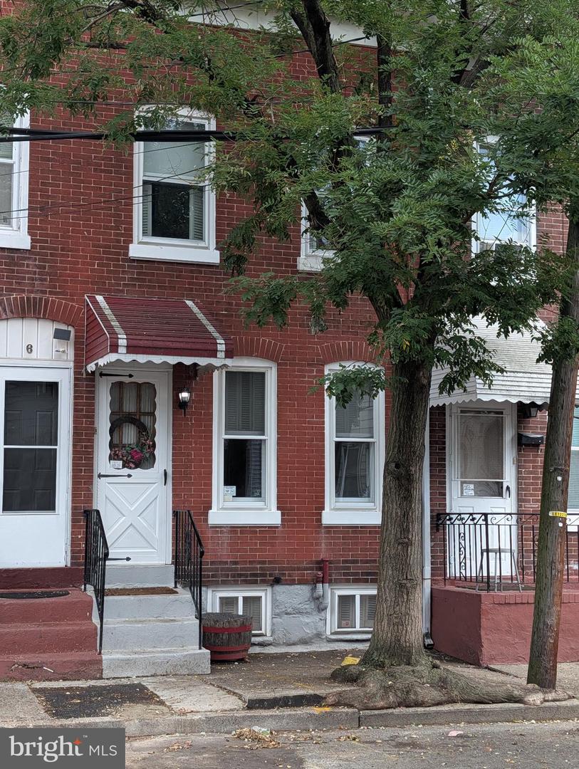 8 Jersey St Property Photo 2