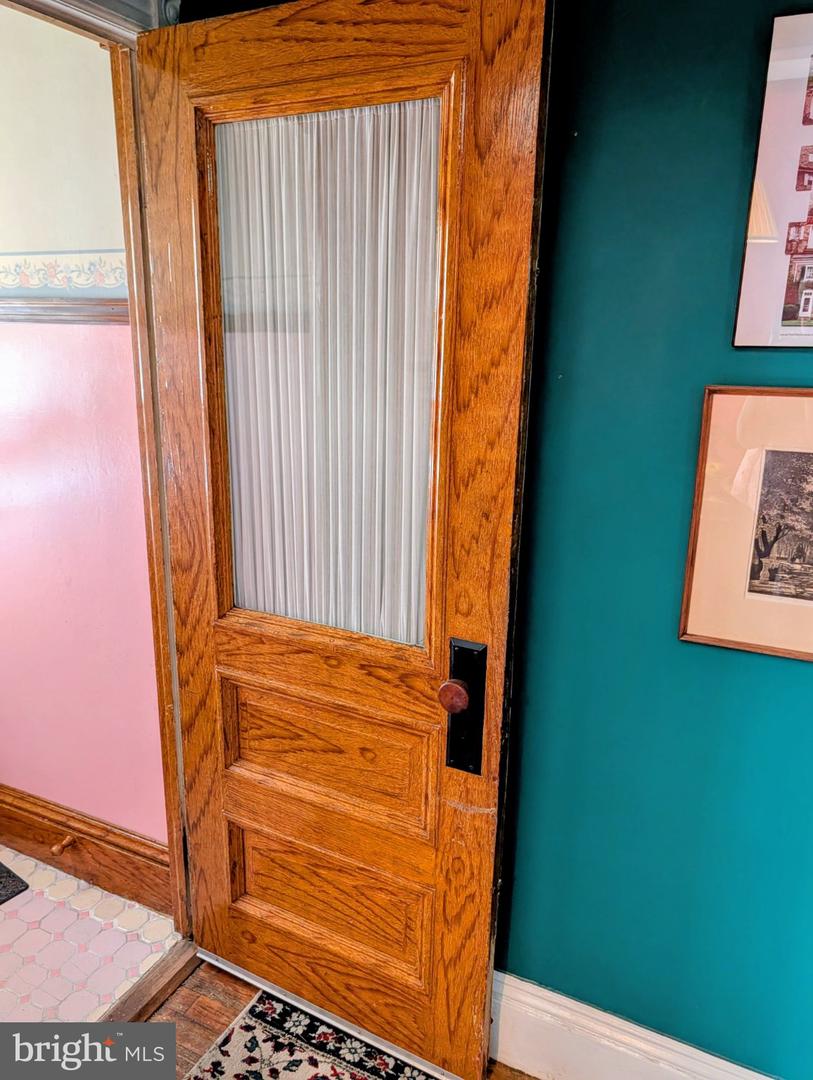 8 Jersey St Property Photo 3