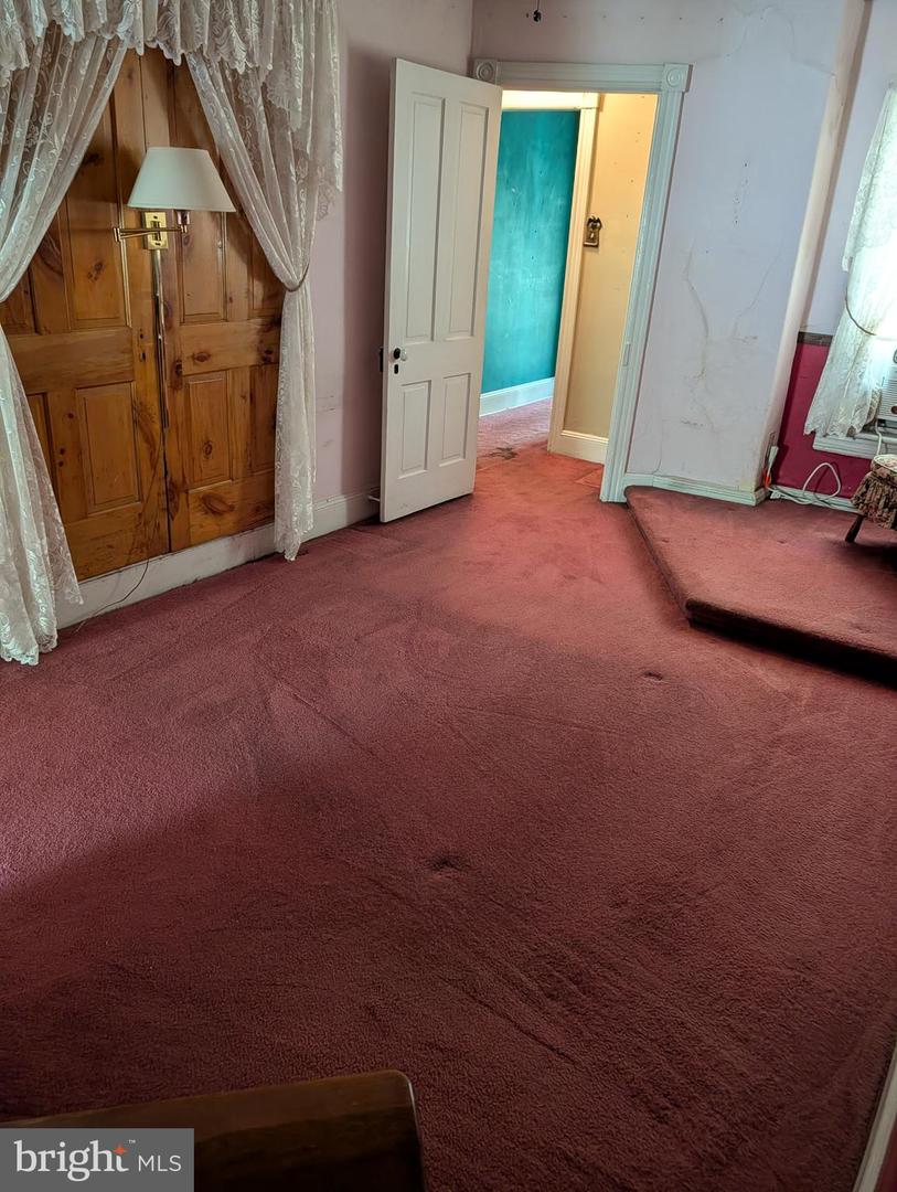 8 Jersey St Property Photo 13