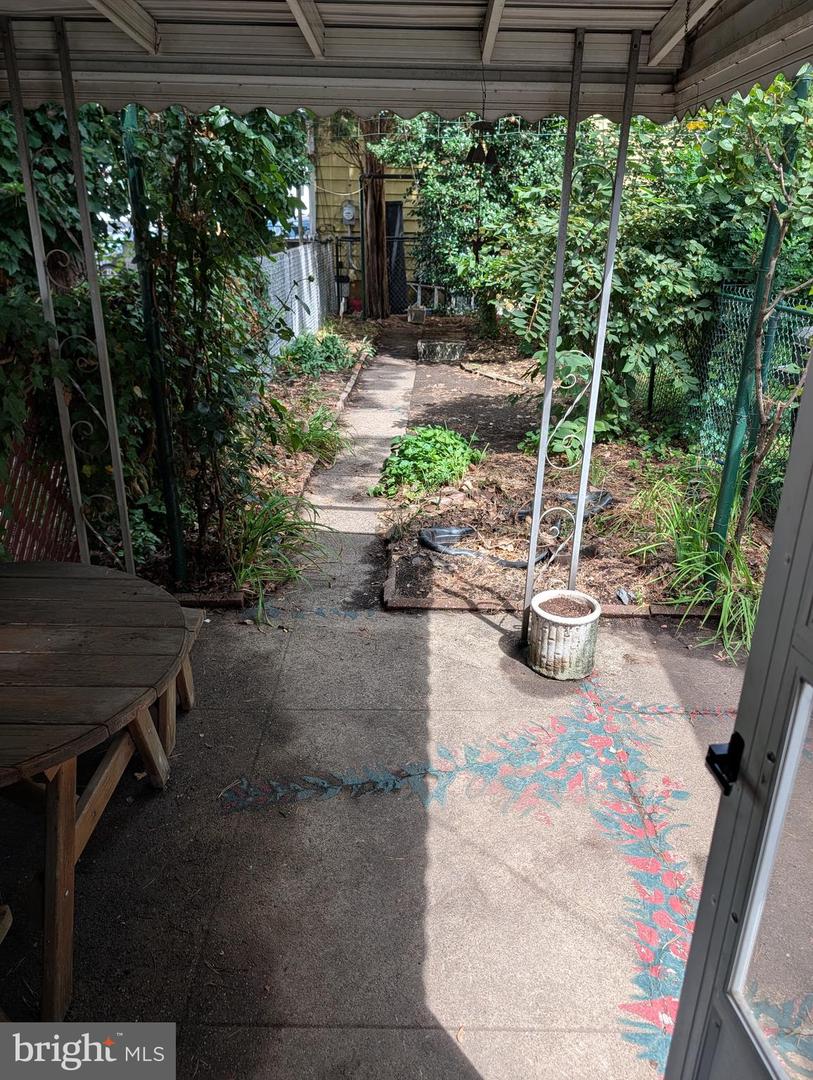 8 Jersey St Property Photo 23