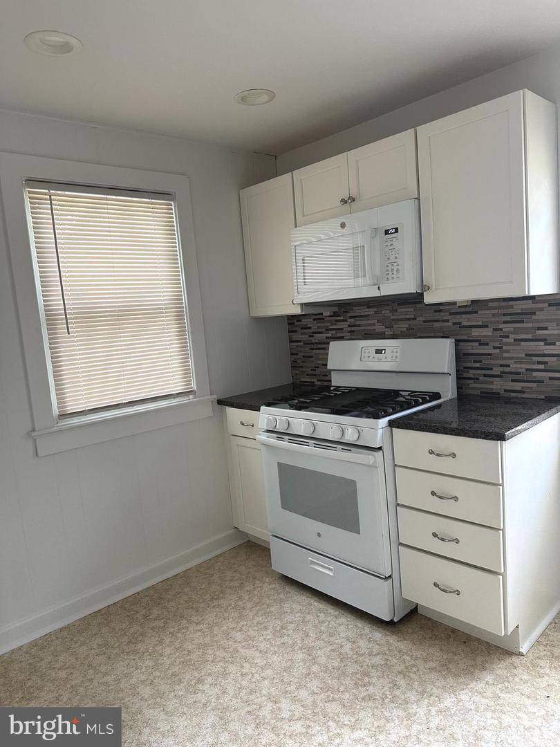 526 Pingree Ave #2nd Flr Property Photo 6
