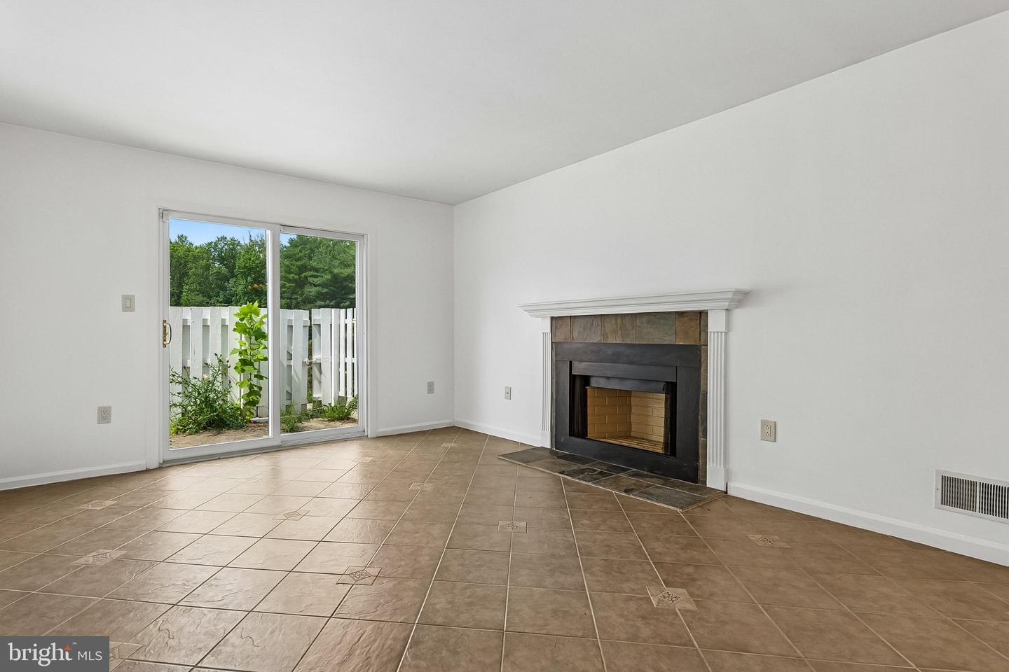 70 Mill Run W #70 Property Photo 19