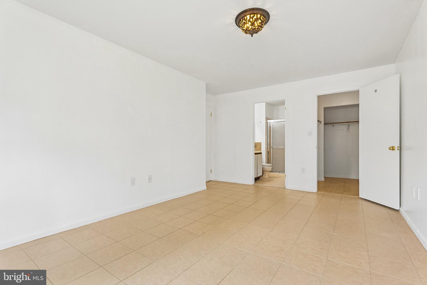 70 Mill Run W #70 Property Photo 55