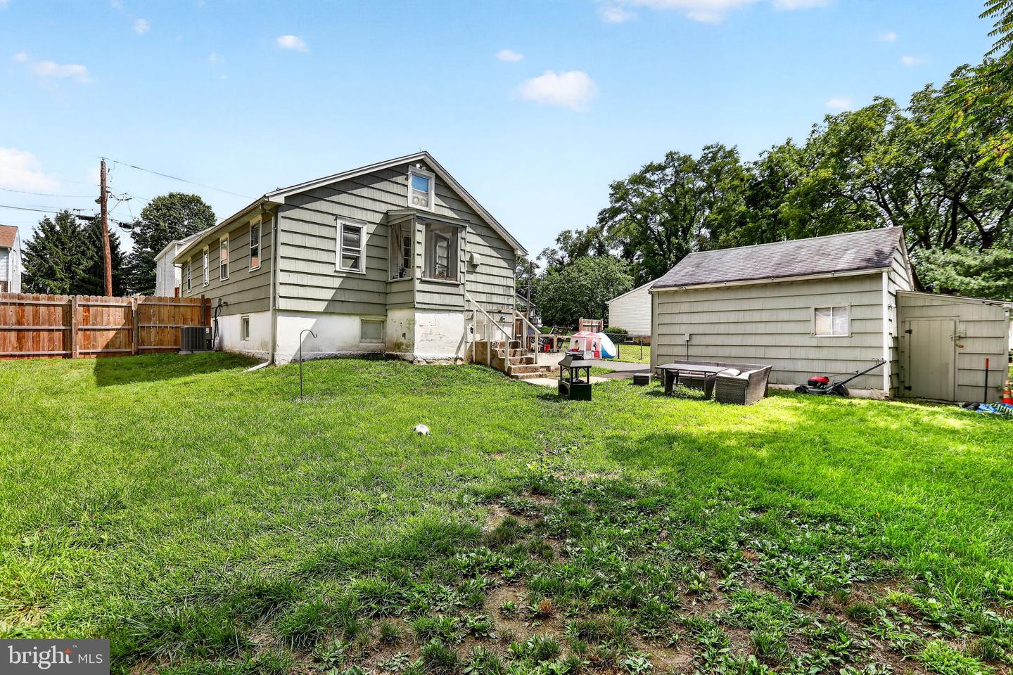 1569 12th St Property Photo 17