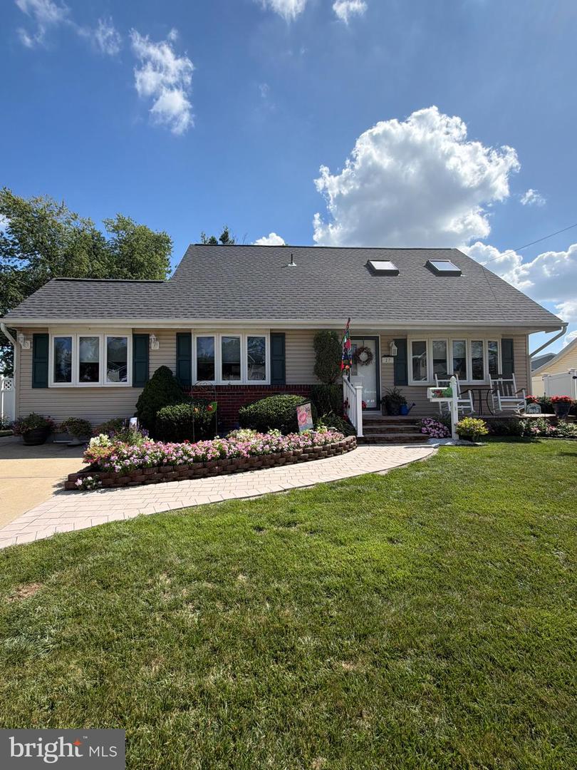 27 SYCAMORE WAY