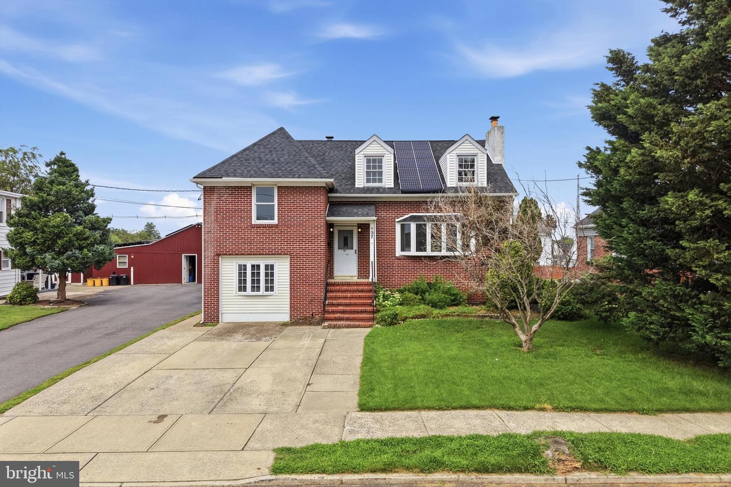 137 Thropp Ave Property Photo 1