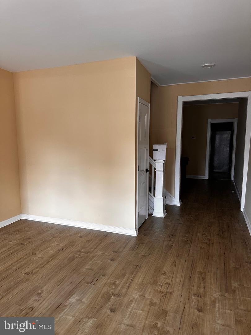 508 Monmouth St Property Photo 2