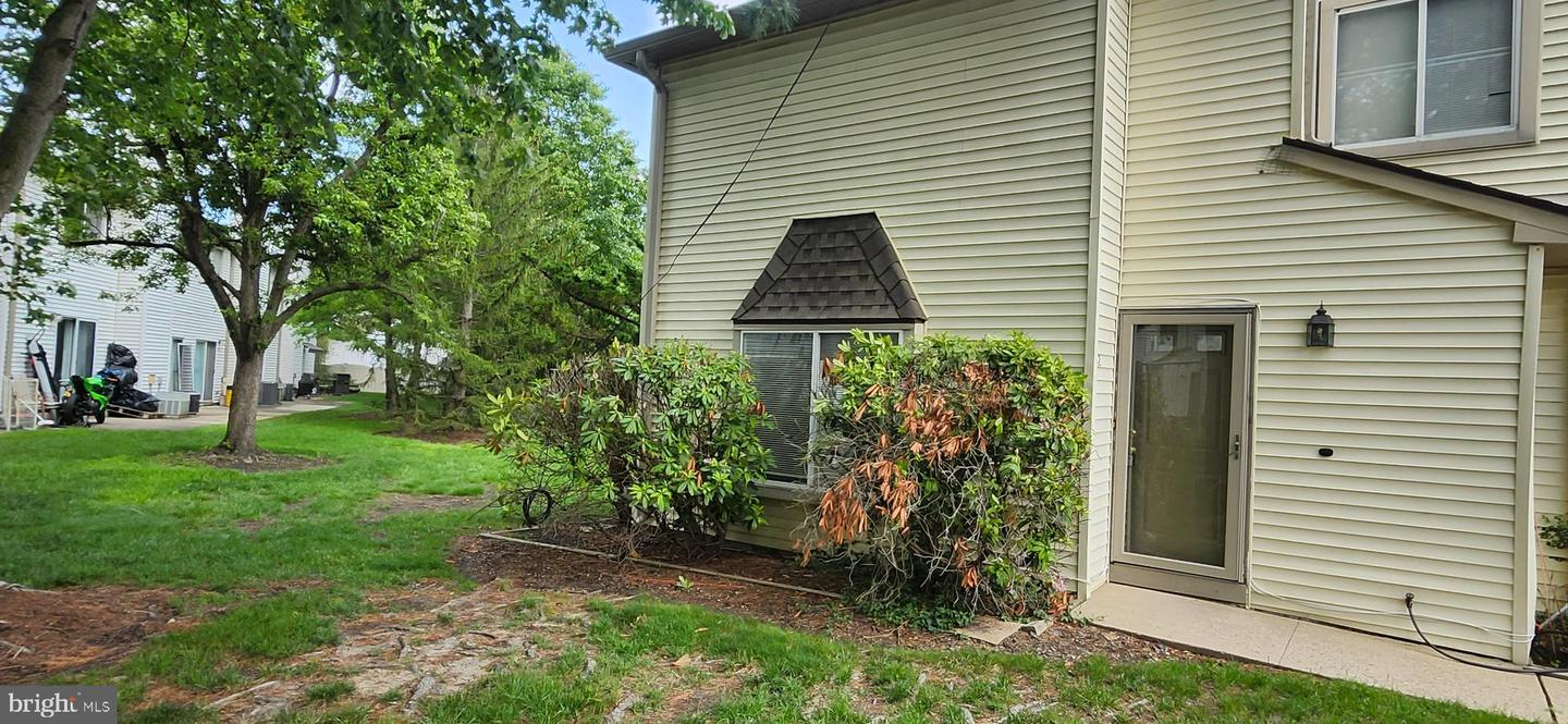 82 Chatham Ct Property Photo 1