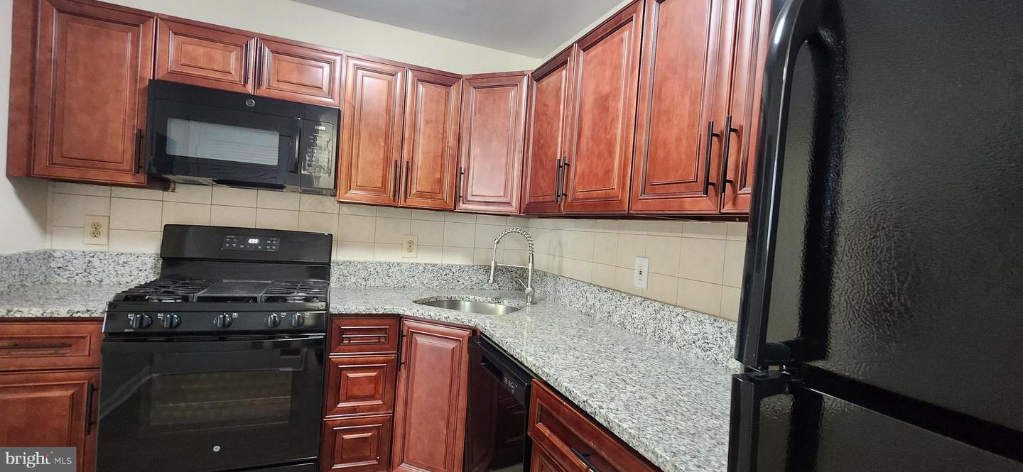 82 Chatham Ct Property Photo 15
