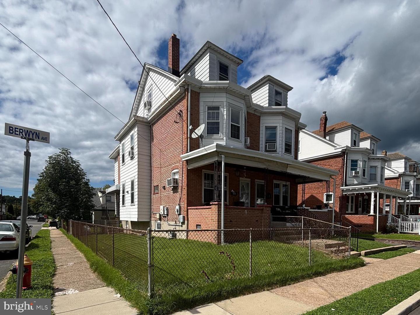 401 Berwyn Ave Property Photo 1