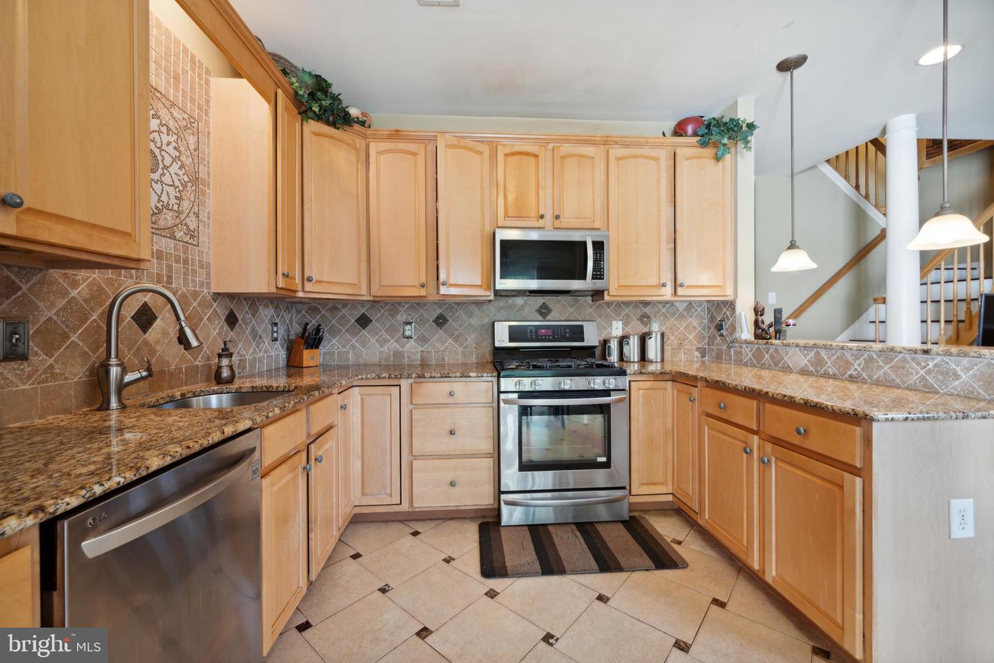 17 Stafford Dr Property Photo 10