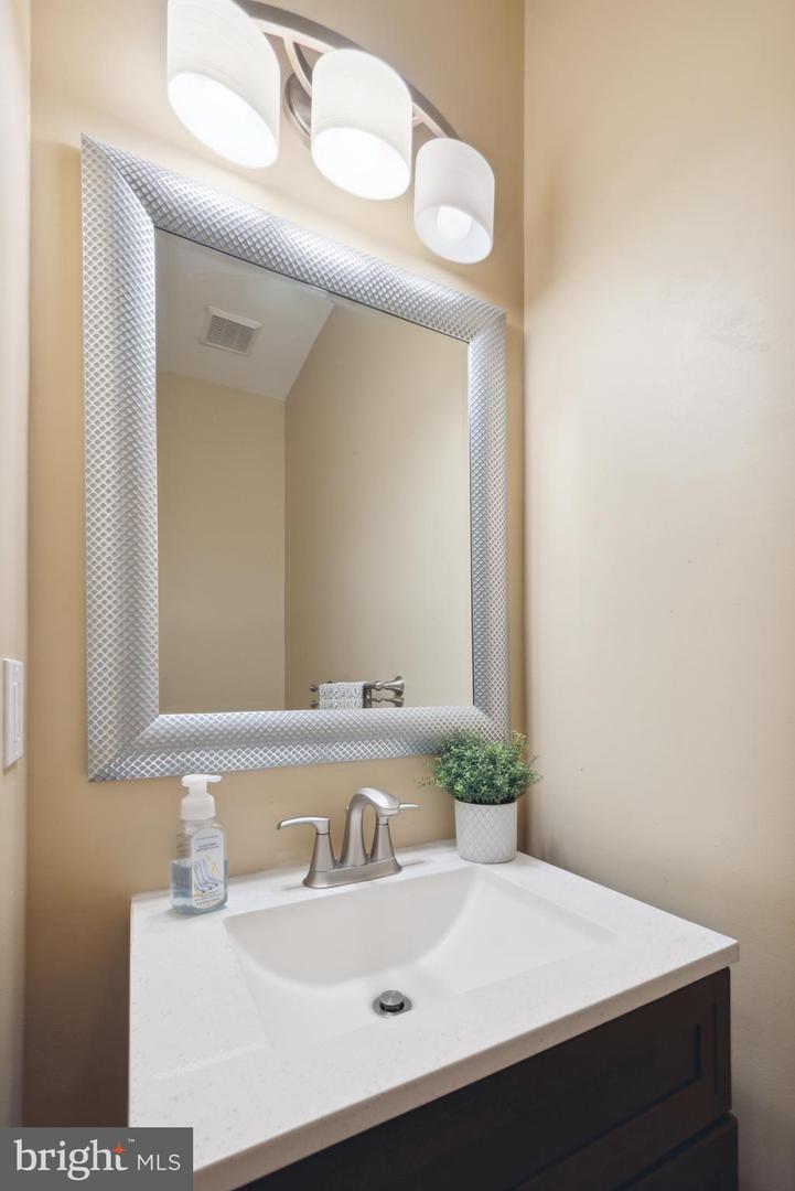 17 Stafford Dr Property Photo 25