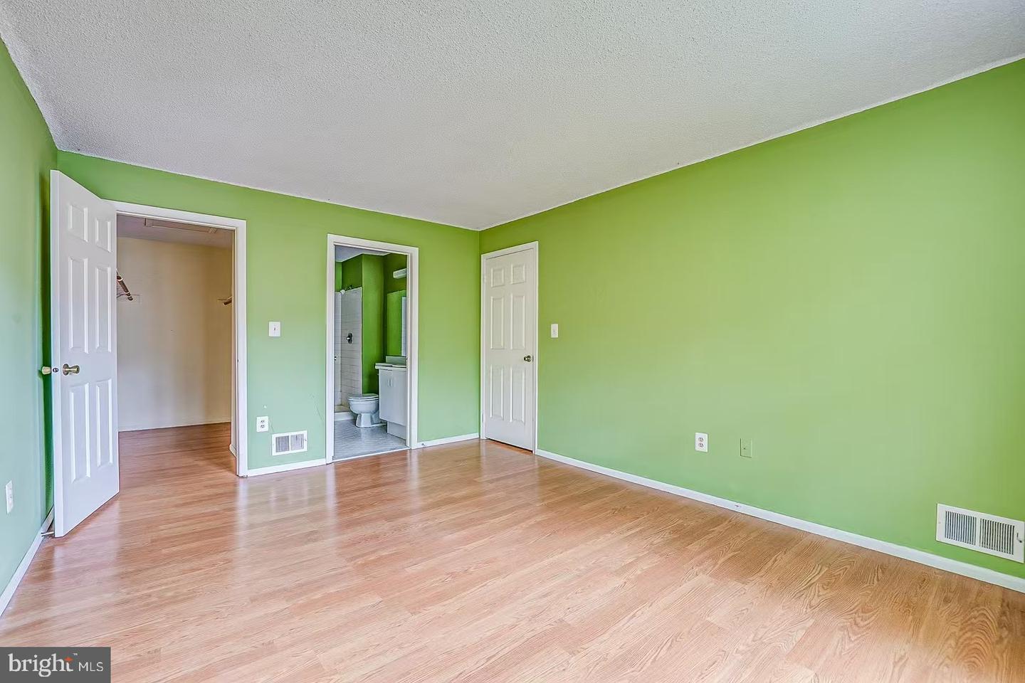 24 Chamberlin Ct Property Photo 5
