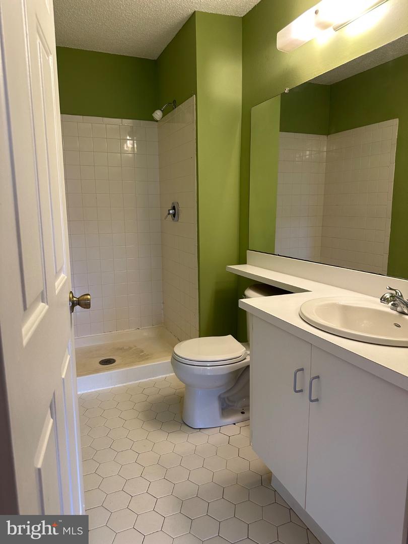 24 Chamberlin Ct Property Photo 7