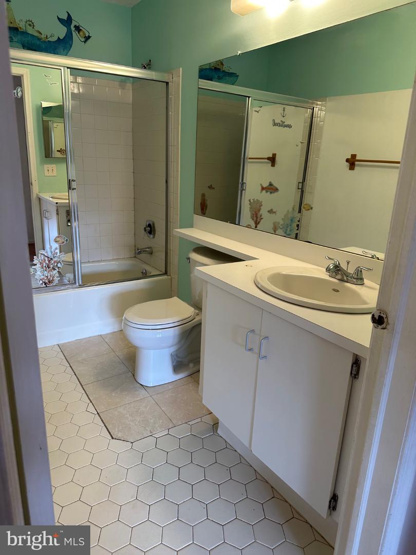 24 Chamberlin Ct Property Photo 8