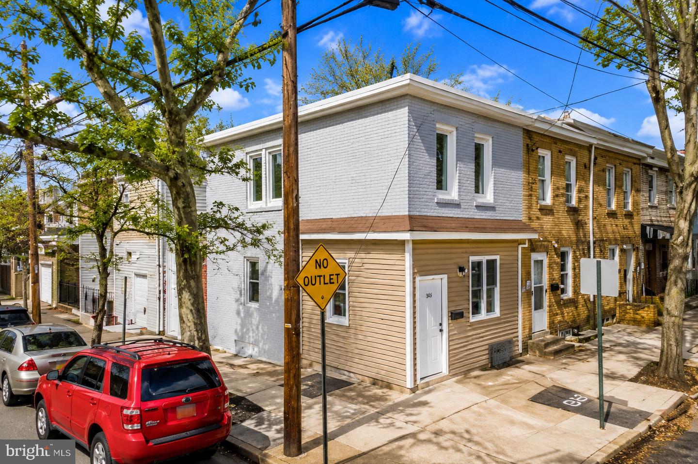 565 LAMBERTON ST Property Photo 1