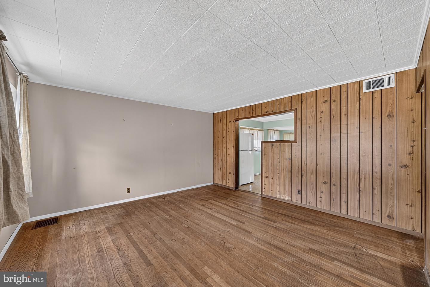 46 Dunmore Ave Property Photo 5
