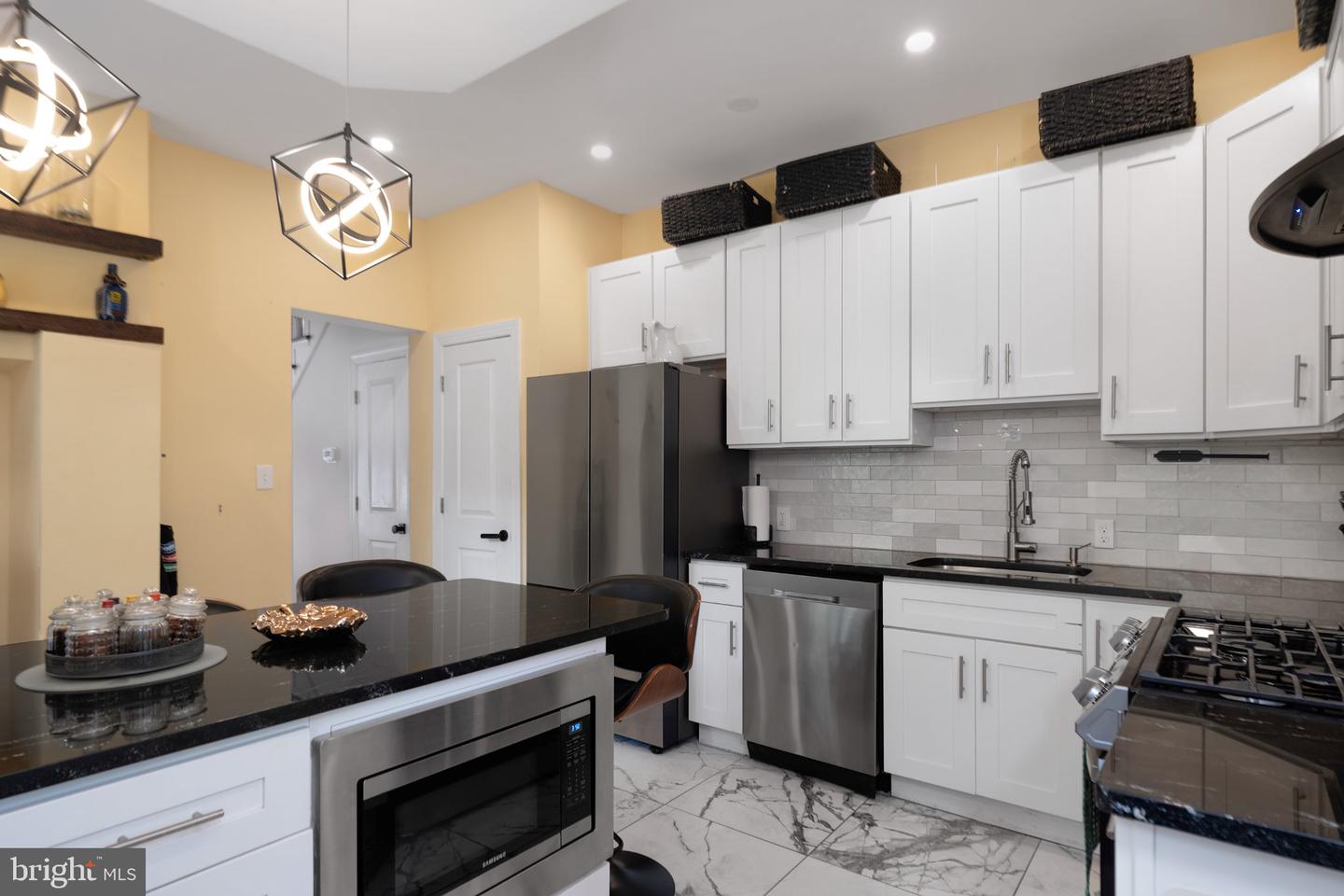 156 Mercer St Property Photo 11