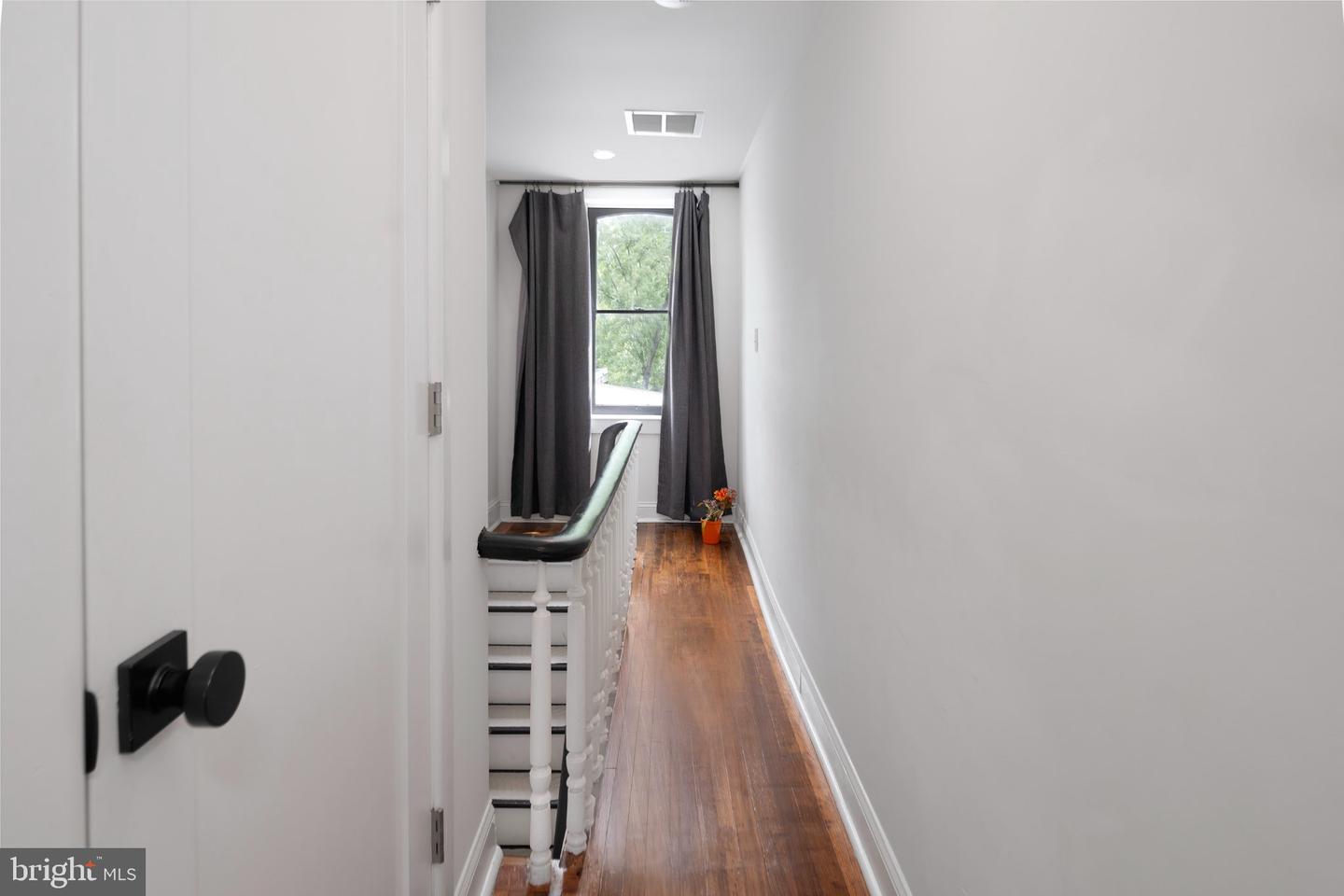 156 Mercer St Property Photo 25