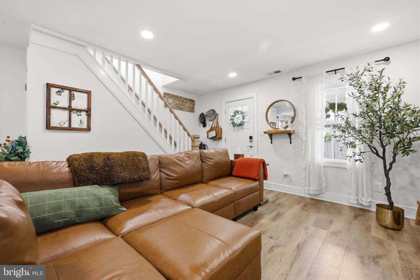104 1st Ave Property Photo 6