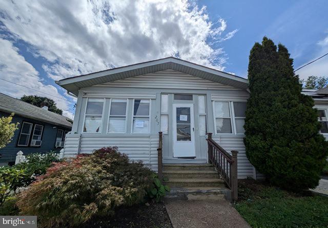 267 HOMECREST Property Photo 1