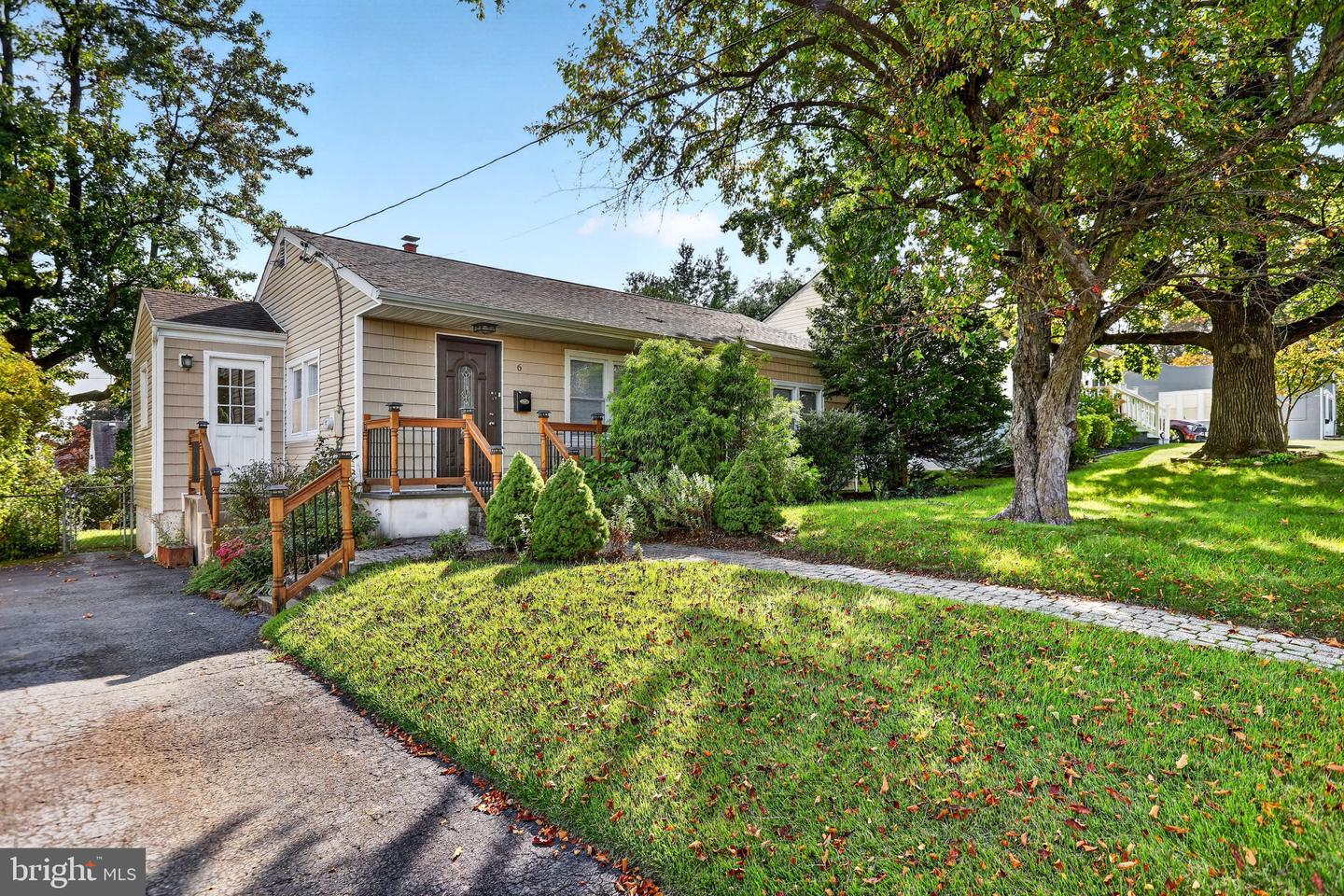 6 Conover Ave Property Photo 2