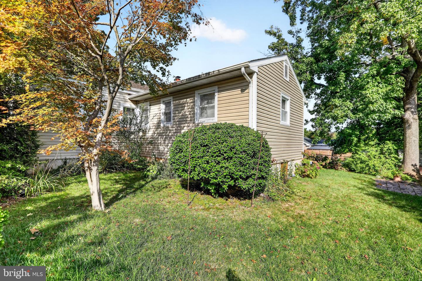 6 Conover Ave Property Photo 5