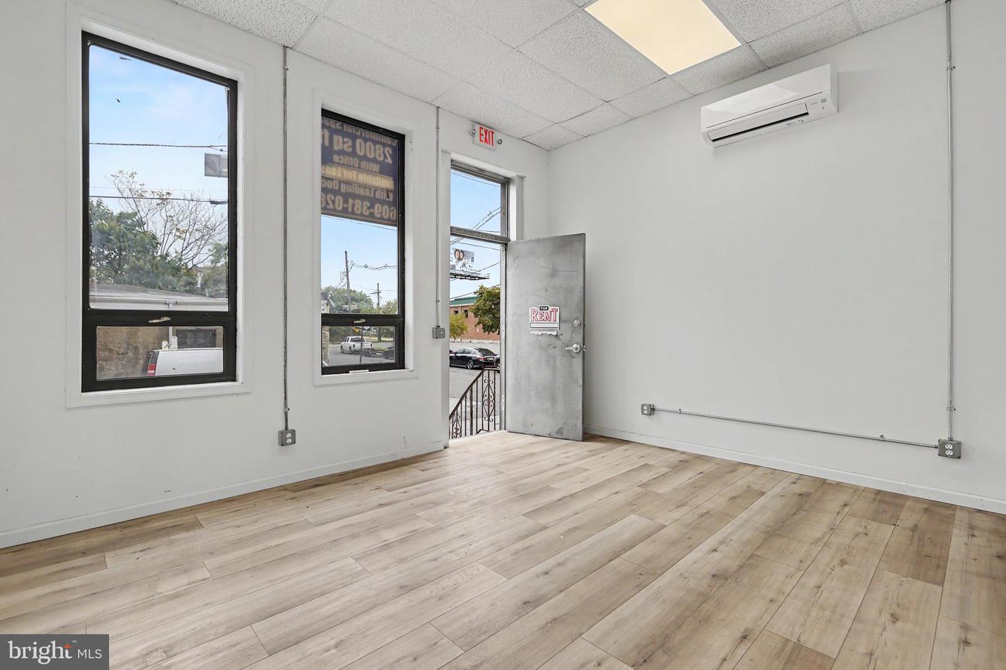 2 Pearl St #b Property Photo 3